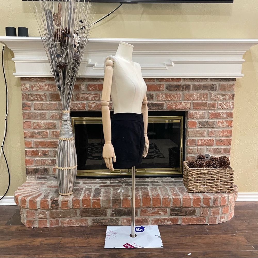 Express solid black miniskirt / 10 / Excellent condition - Picture 9 of 13